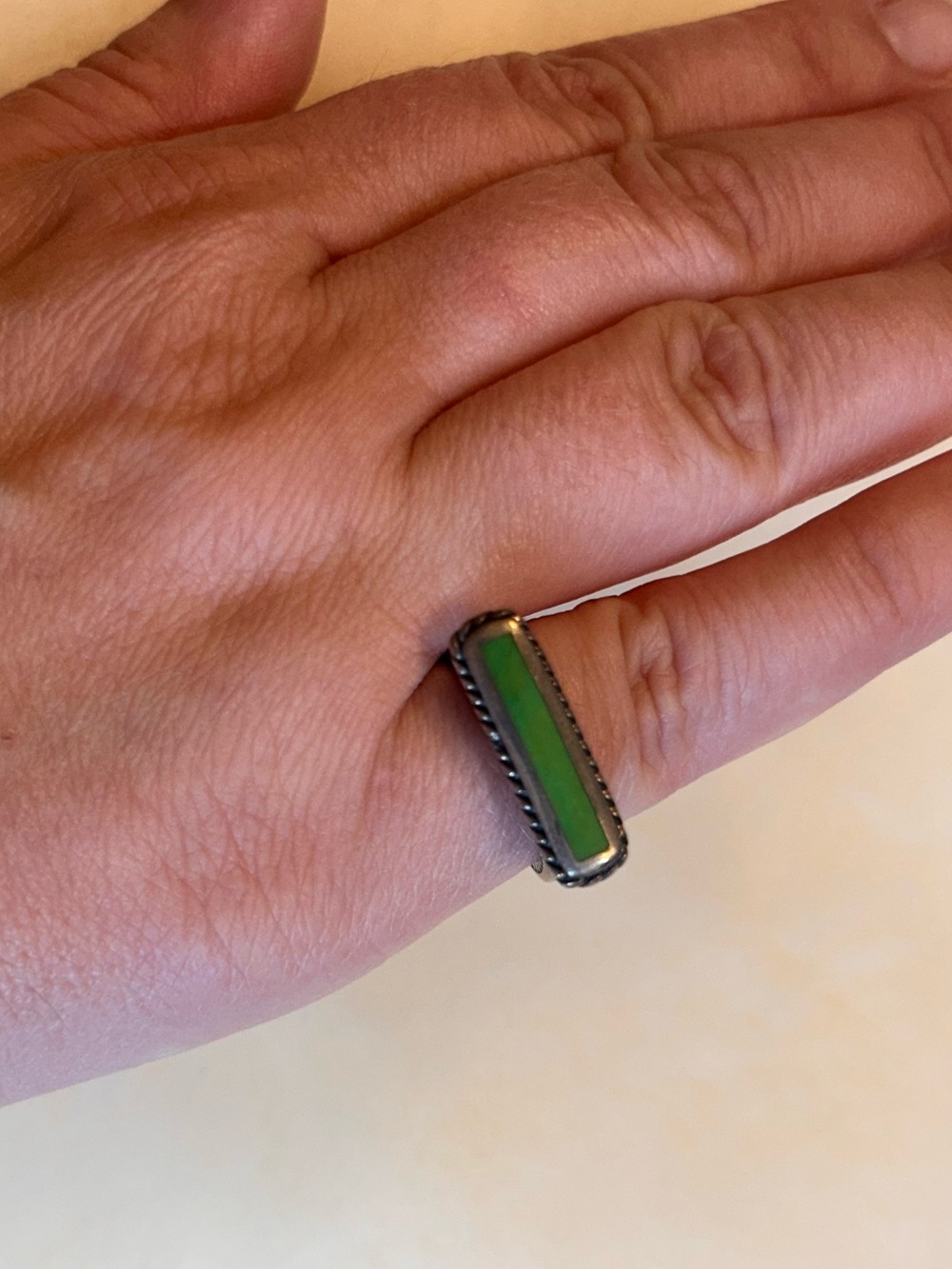 Vintage sterling silver and green stone ring 925